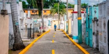 Calles barridas y pintura fresca en los cementerios para recibir visitantes por Día de los Fieles Difuntos