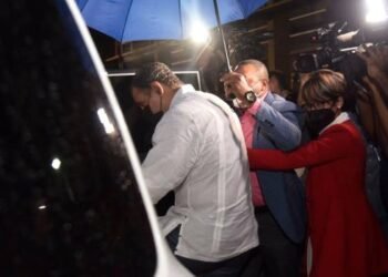 Abogada de Sammy Sosa dice interrogatorio está en etapa de privacidad y esperan una acusación formal