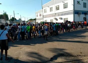 Miles se trasladaron de Juana Méndez al mercado de Dajabón pese a escasez de combustibles en Haití
