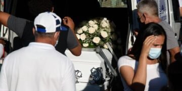 Hoy llegan los restos de otros tres criollos que murieron en México