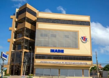SECTOR TEXTILERO SE REÚNE CON DIRECTOR DE INABIE