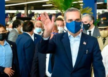 Oposición política enfrenta al gobierno de Luis Abinader