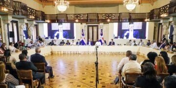 Abinader recibe representantes de 110 juntas vecinos de Sabaneta
