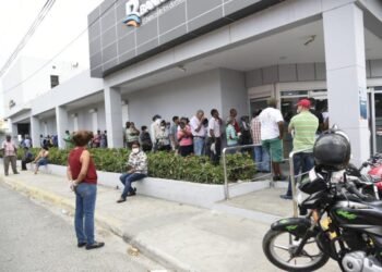 Entran en vigencia nuevos horarios bancos comerciales