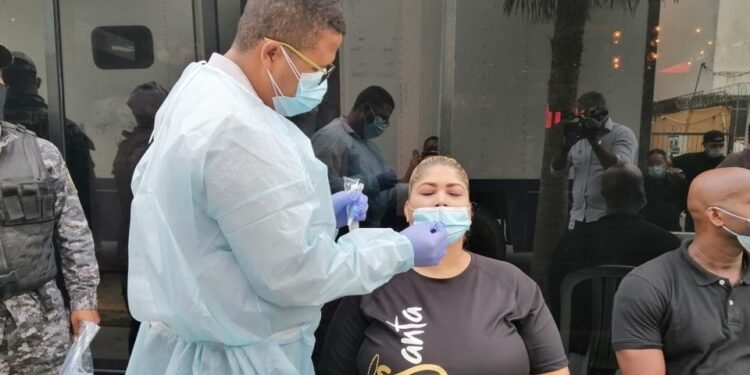 Ministerio de Salud notifica 129 casos menos de covid-19