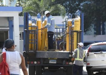 Mayoría de pacientes del Moscoso Puello en UCI no se han vacunado contra el COVID-19