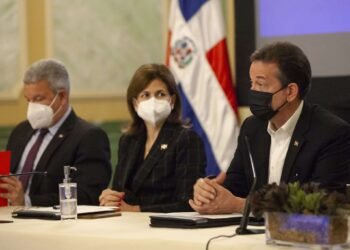 Vicepresidenta Raquel Peña estudia con empresarios impacto de ómicron en cadena de suministros