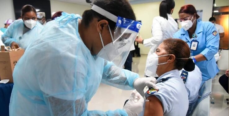 Autoridades dominicanas llaman a cumplir vacunación antiCovid-19