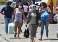 Pocos se quitan la mascarilla en el primer día sin obligatoriedad
