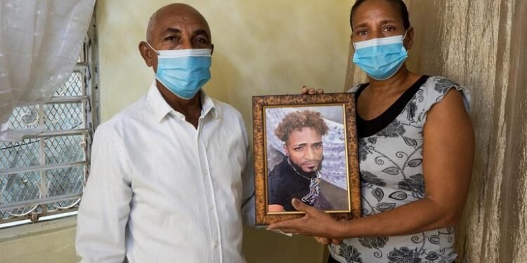Desaparición de 4 dominicanos naufragio EU vuelve enlutar Baní