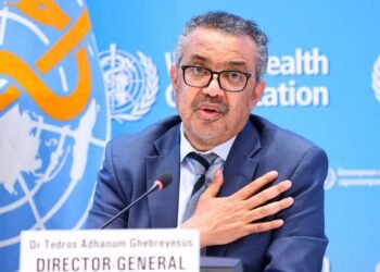 OMS pide más fondos para que emergencia covid termine en 2022