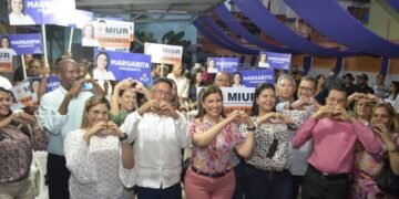 Margarita Cedeño recibe apoyo de dirigentes PLD