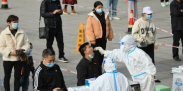 China lucha contra el peor brote covid-19 de los últimos dos años