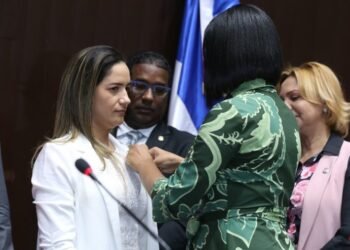La viuda del diputado López Chávez le sustituye en el cargo