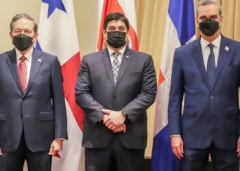 Abinader y otros dos presidentes pactan trabajar por el crecimiento