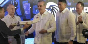 Abinader: «Se inicia el principio del fin de las altas tarifas aéreas»