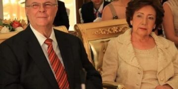 Doña Rosa, esposa de Hipólito Mejía, sufre un infarto