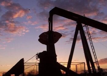 El petróleo de Texas cierra al alza y el barril se ubica en US$123.70