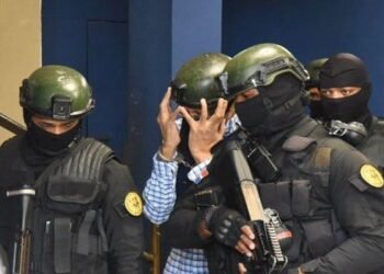 Caso FM: Exdirector de Migración habría ayudado a su hijo a blanquear 84 millones de pesos