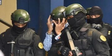 Caso FM: Exdirector de Migración habría ayudado a su hijo a blanquear 84 millones de pesos