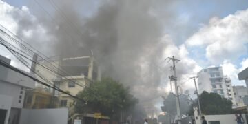 Fuego afecta instalaciones del Canal Del Sol