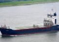 Rusia hunde barco con bandera de Dominica