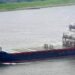 Rusia hunde barco con bandera de Dominica