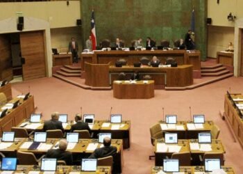 Diputados chilenos conocen un nuevo proyecto para retiro de fondos de pensiones