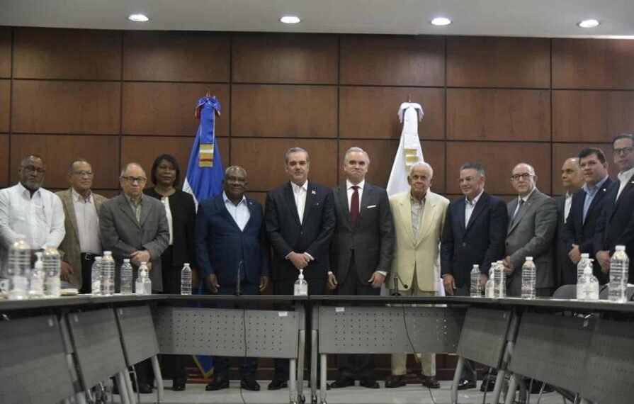 Aumentarán un 24 % al salario mínimo de los trabajadores de la construcción