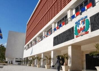Destitución o juicio político por no presentar declaraciones de bienes