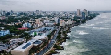 Los ahorros en entidades financieras crecieron 17.3 % en 2021
