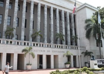 Educación pagará colegio a 100 mil estudiantes quedaron fuera