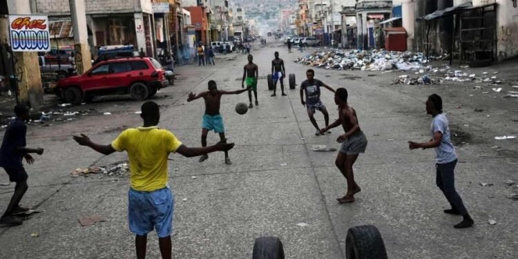 Autoridades dominicanas en Haití llaman a sus nacionales a ser prudentes en el vecino país