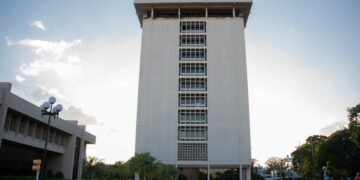 Analistas ven positivo el aumento de tasa de política monetaria, pero a corto plazo
