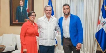 Nelson Cruz y su hermana gobernadora llevan necesidades de Montecristi al presidente Abinader