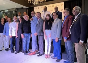 Artistas e intelectuales forman movimiento a favor de Abinader