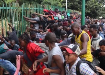 MEXICO: Miles migrantes están concentrados en la frontera sur