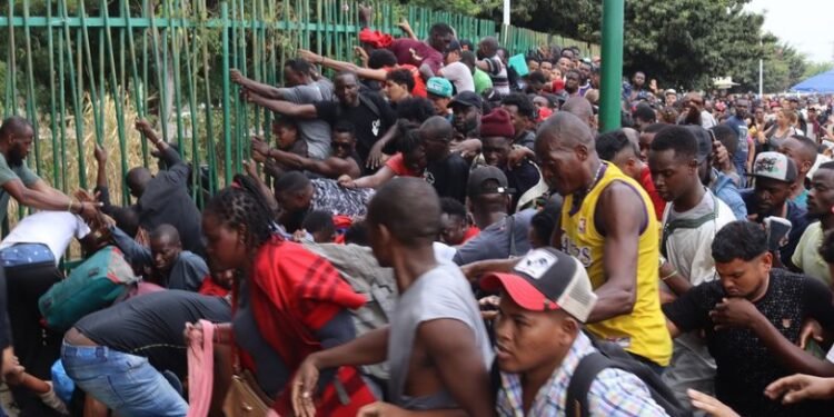 MEXICO: Miles migrantes están concentrados en la frontera sur