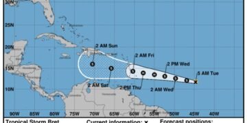 La tormenta tropical Brett se fortalece camino del Caribe