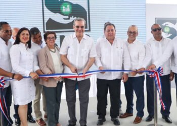 El Presidente dominicano entrega obras provincia Hermanas Mirabal