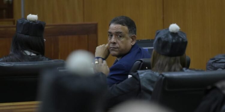 Renuncia abogado de Alexis Medina y aplazan audiencia de juicio de fondo