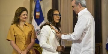 Ministro anuncia bono para maestros logren alfabetizar estudiantes oportunamente