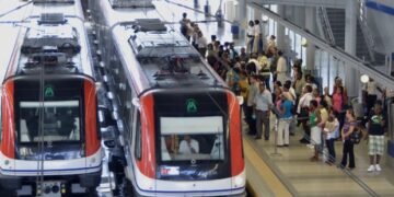 Metro y Teleférico funcionan con normalidad pese a paro operadores