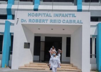 Once niños ingresados por dengue en el Hospital Robert Reid; uno está grave