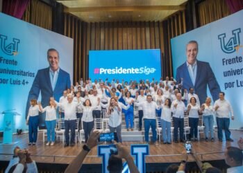 Académicos y universitarios piden al Presidente que siga 4 años más