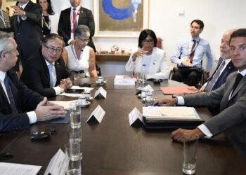 Petro, Macron, Lula y Fernández se reúnen en Bruselas con Gobierno venezolano y oposición