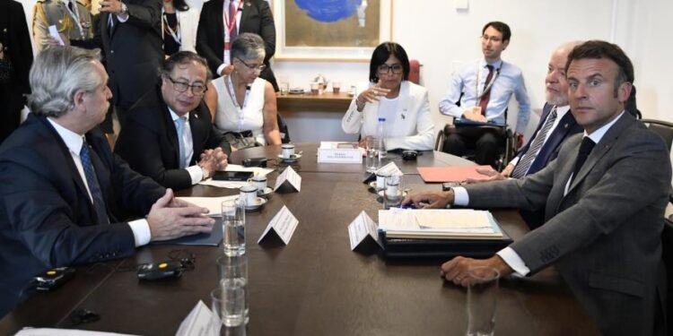 Petro, Macron, Lula y Fernández se reúnen en Bruselas con Gobierno venezolano y oposición