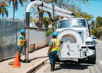 Ayuntamiento del Distrito Nacional realiza labores preventivas ante posible paso de la tormenta tropical Brett