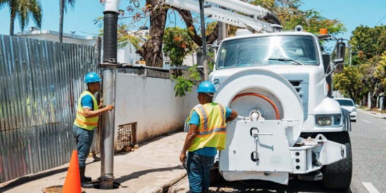 Ayuntamiento del Distrito Nacional realiza labores preventivas ante posible paso de la tormenta tropical Brett