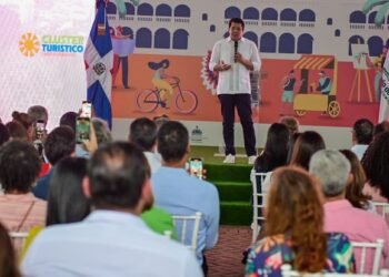 Ministro resalta esplendor Ciudad Colonial como un destino turístico